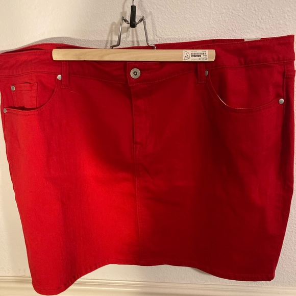 Torrid Plus Sized Red Denim Skirt - Picture 9 of 9